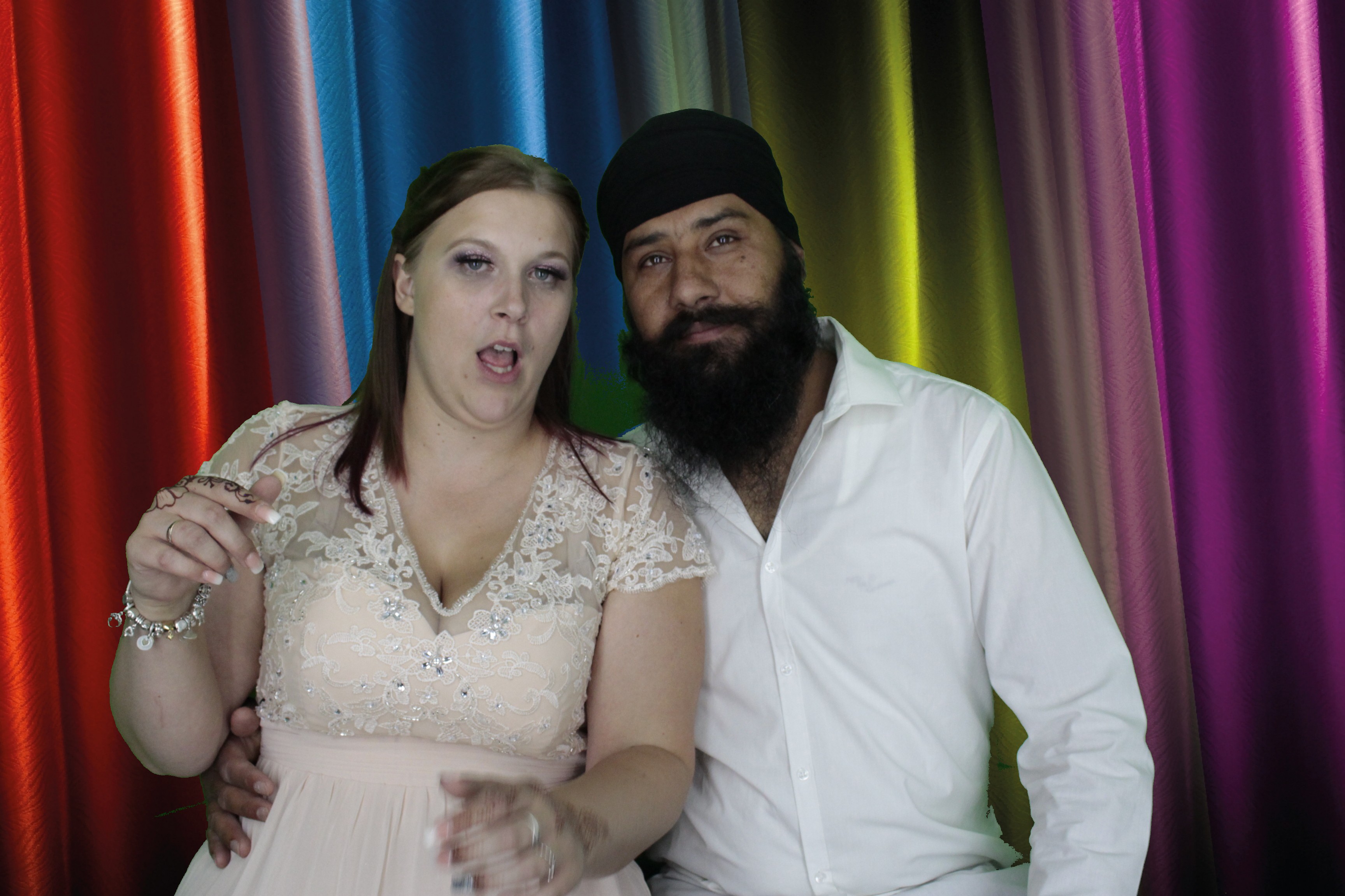 Bhavin & Yasmin’s Wedding | View more photos from the event at gallery.myphotoboothexperience.co.uk/u/MyPhotoBoothExperienceLtd/Bhavin-Yasmin’s-Wedding